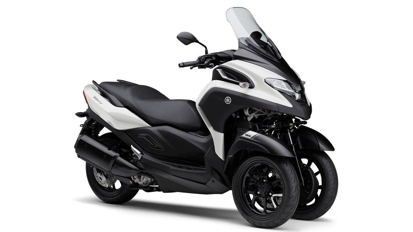 Η απόδοση αυτή συνδυάζεται με την καινοτομία “Standing Assist”, το μοναδικό σύστημα στη σειρά LMW που επιτρέπει στο όχημα να στέκεται μόνο