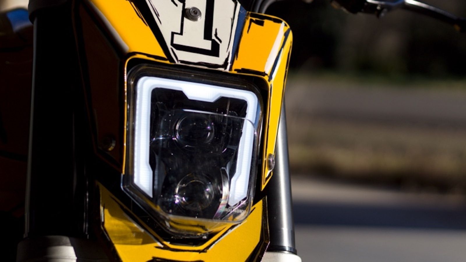 Yamaha 1300 XJR TR: Με πιρούνι από Super Duke; Για τον Kenny Roberts γίνεται!