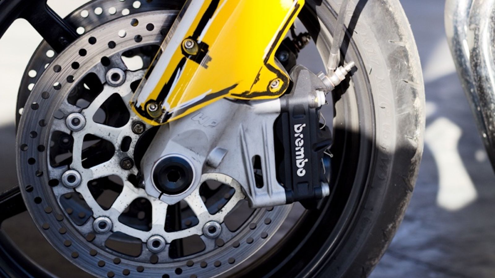 Yamaha 1300 XJR TR: Με πιρούνι από Super Duke; Για τον Kenny Roberts γίνεται!