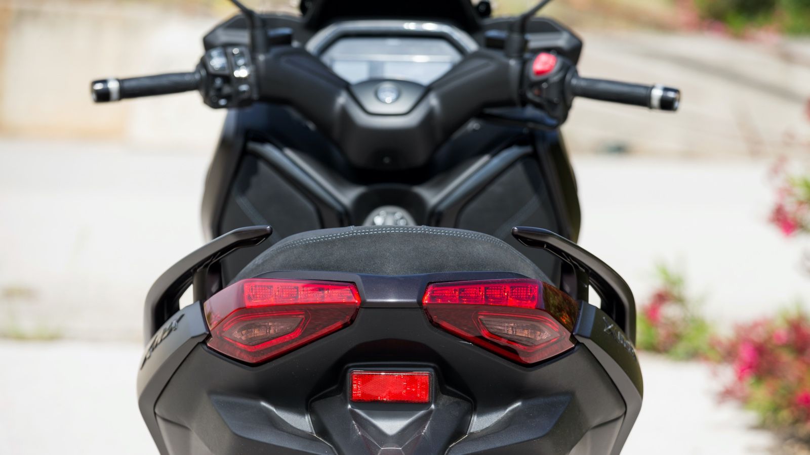 Aνετη και φιλόξενη θέση οδήγησης.