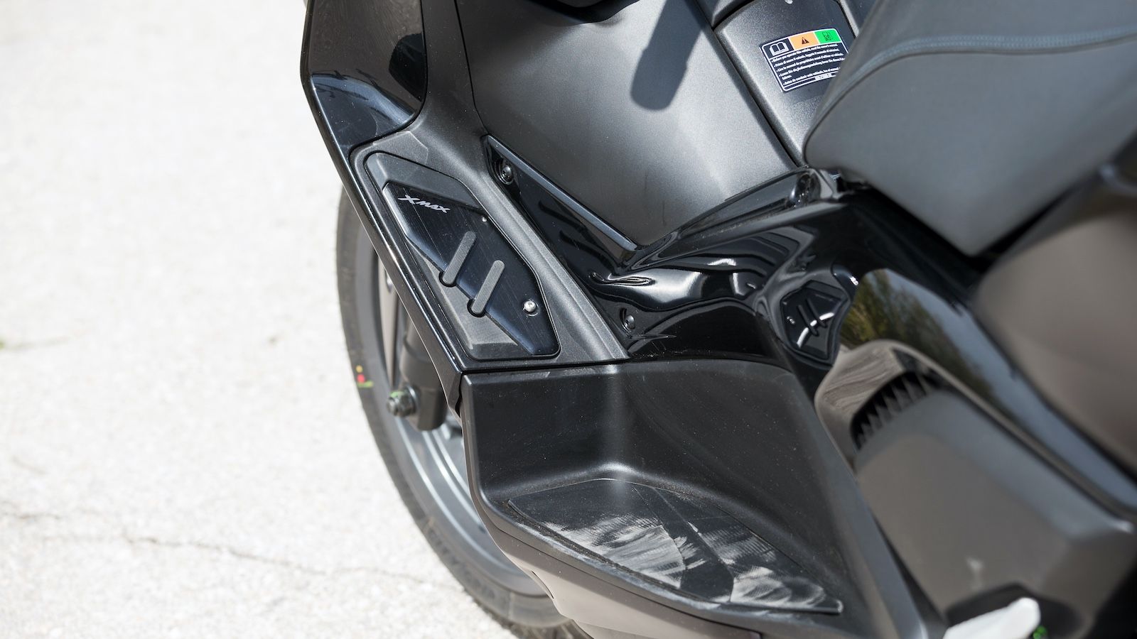 Στην έκδοση Tech MAX, τα μαρσπιέ είναι αλουμινένια...