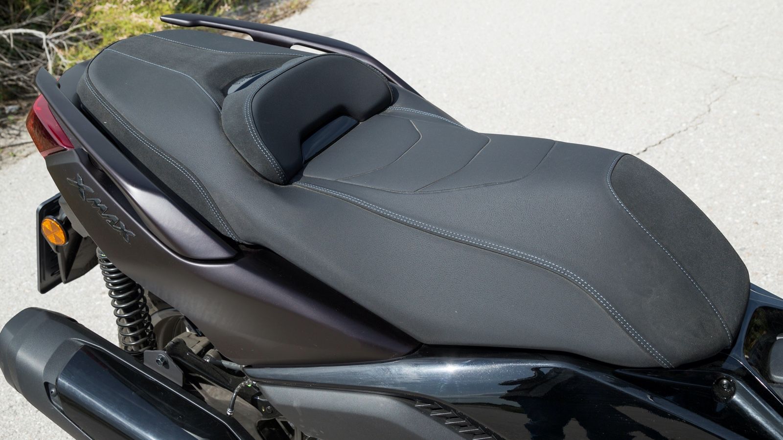 Αρχοντική σέλα με υψηλά επίπεδα άνεσης και στήριξης.