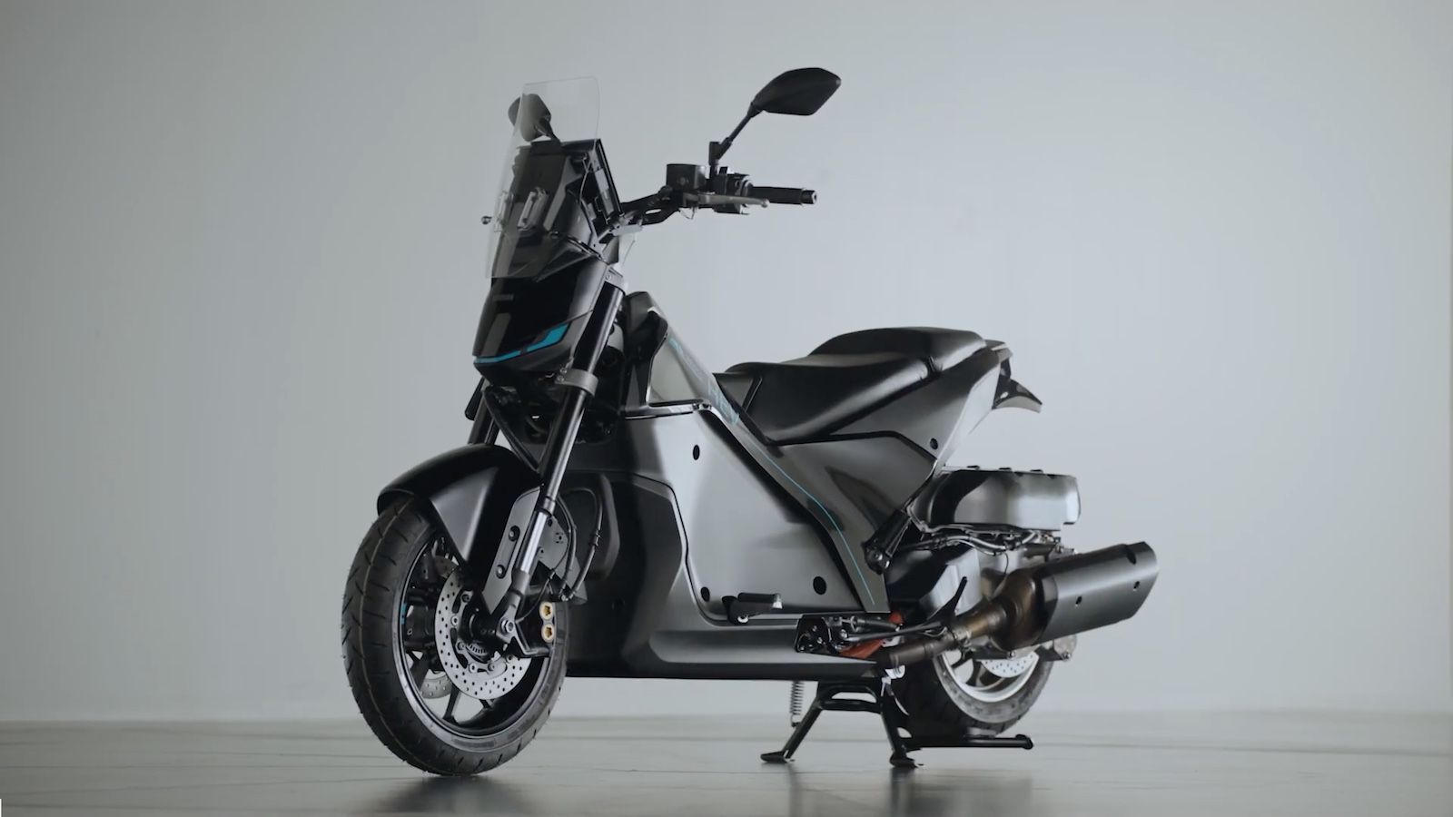 Yamaha XMAX: Πιο κοντά στην παραγωγή η υβριδική του έκδοση (+Video)
