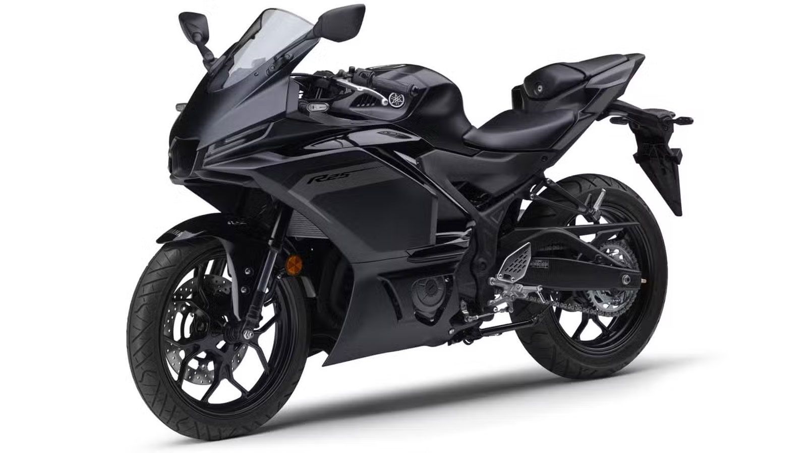 Η σχεδίαση του YZF-R25 2025 ακολουθεί την αισθητική αναβάθμιση του YZF-R3, με νέα αεροδυναμικά fairings, αιχμηρό εμπρός μέρος με DRL φώτα ημέρας και π
