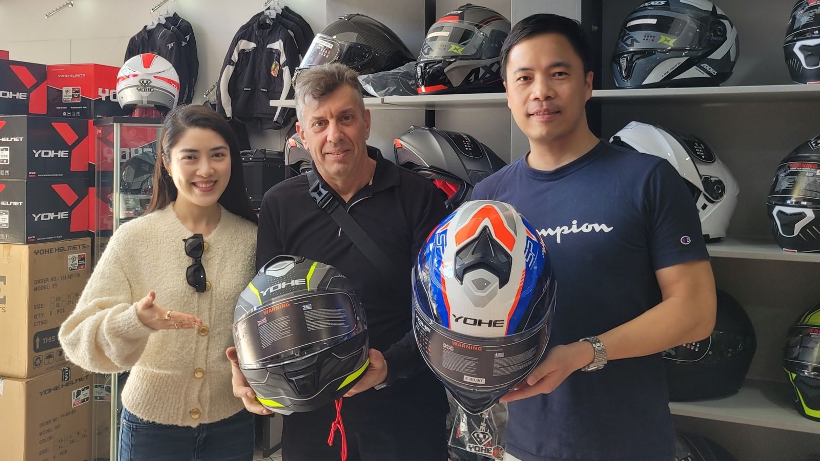 Η Yohe επισφραγίζει τη συνεργασία με τη Μότο Πήγασος