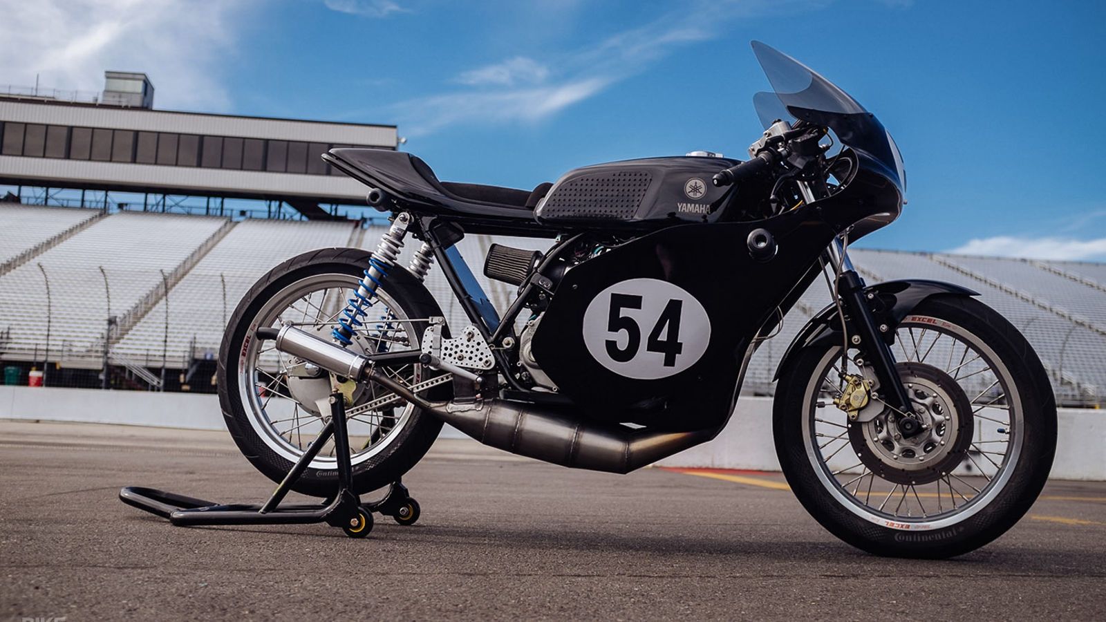 Yamaha RD400 – αναβιώνοντας μια άλλη εποχή 