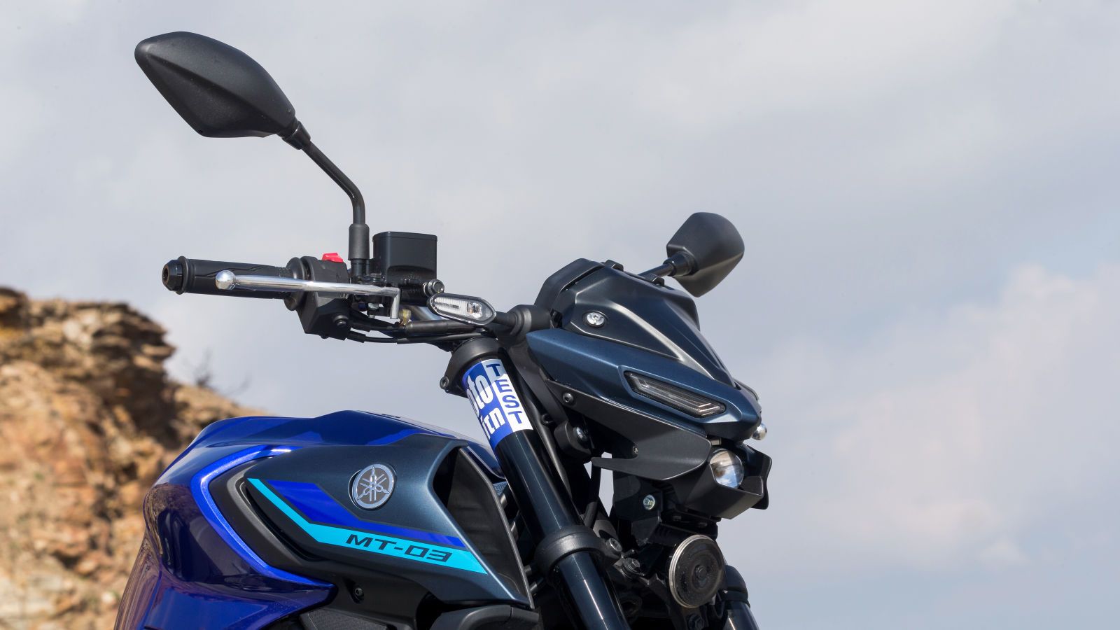 Minimal φιλοσοφία στον σχεδιασμό της μοτοσυκλέτας γενικότερα και ιδιαίτερα στην μάσκα εμπρός