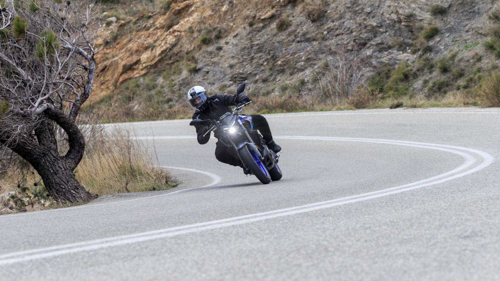 Η όρθια θέση οδήγησης δεν κουράζει ακόμα και σε πολύωρες διαδρομές