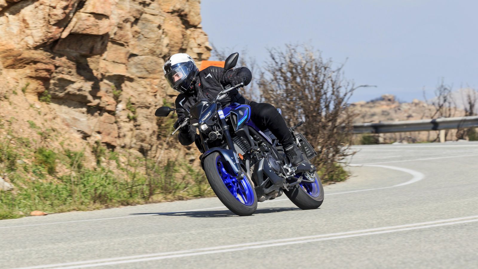 Από πολλούς λογίζεται ως δάσκαλος για την σπορ οδήγηση και στέκεται αξιοπρεπέστατα στις απαιτήσεις ενός Track-Day εάν το αποφασίσεις