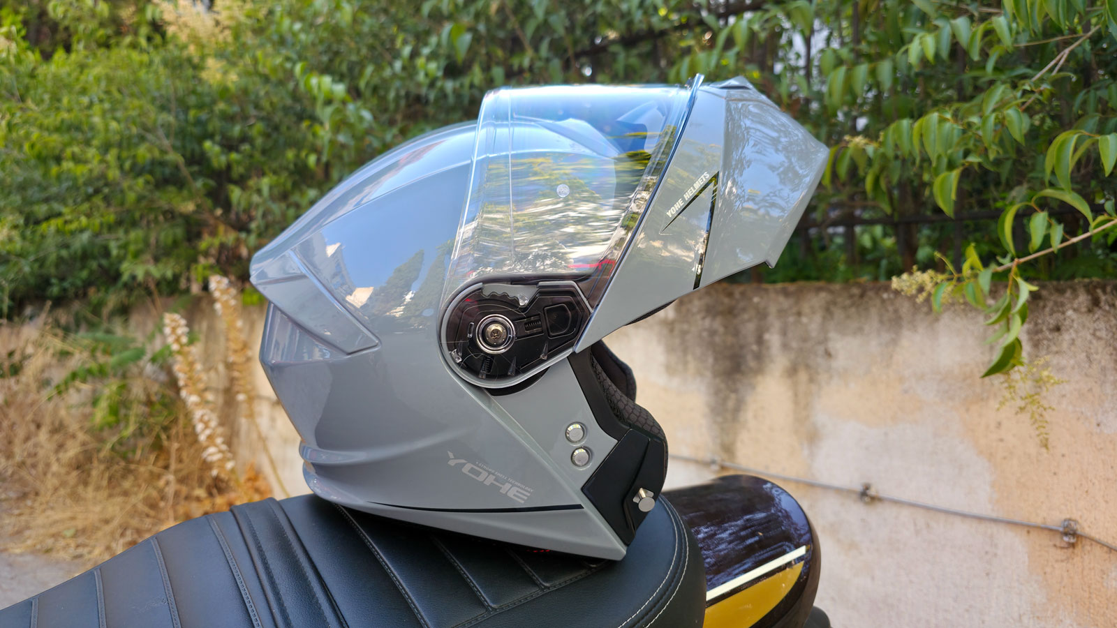 Test Yohe 935 SV: Προσιτό & ποιοτικό ανοιγόμενο κράνος με δώρο Bluetooth