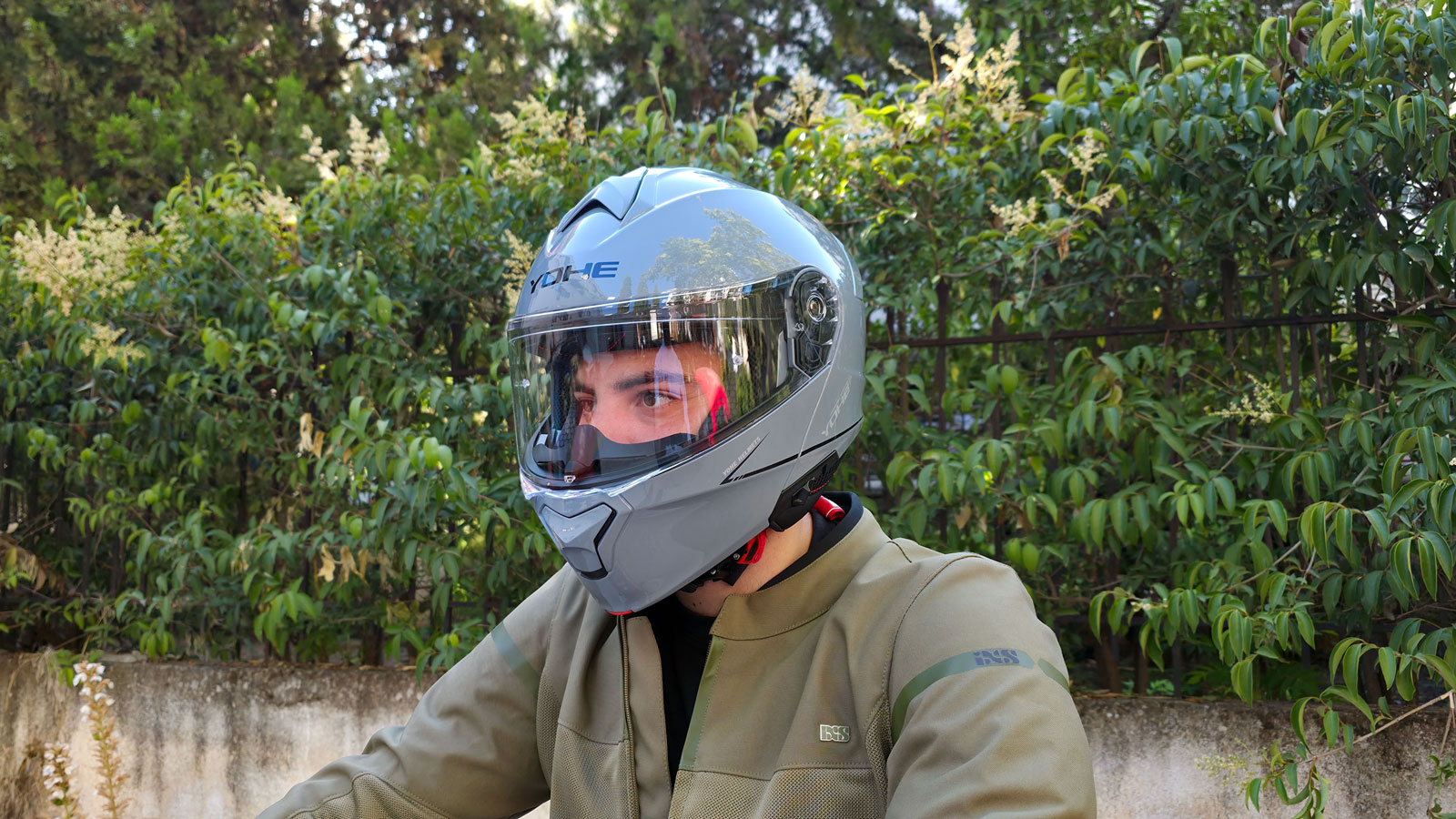 Test Yohe 935 SV: Προσιτό & ποιοτικό ανοιγόμενο κράνος με δώρο Bluetooth