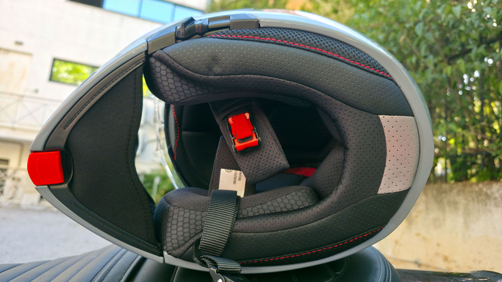 Test Yohe 935 SV: Προσιτό & ποιοτικό ανοιγόμενο κράνος με δώρο Bluetooth