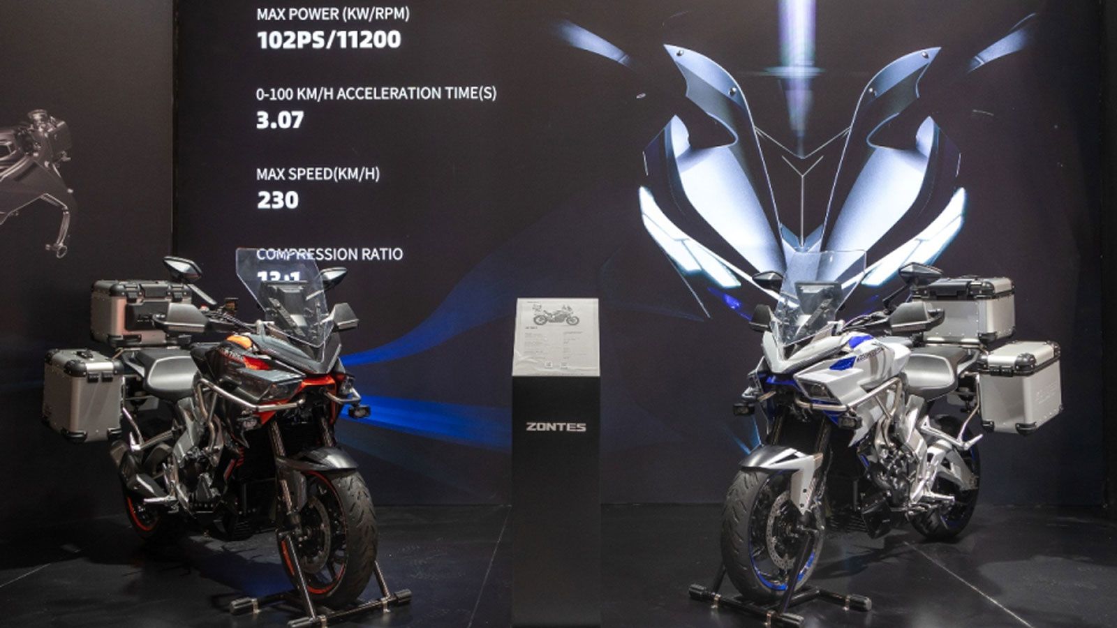 Η Zontes ετοιμάζεται να ενισχύσει τη γκάμα των adventure μοντέλων της με την 703 T, μια μοτοσυκλέτα που διαφοροποιείται αισθητά από την «χωματερή» 703