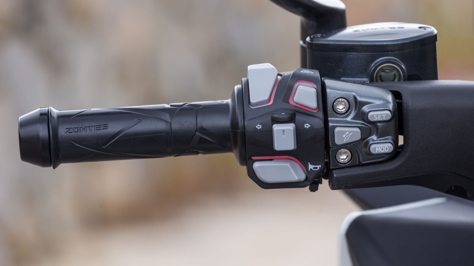 Φωτιζόμενοι με κόκκινο φως διακόπτες: μία σπορ νότα.