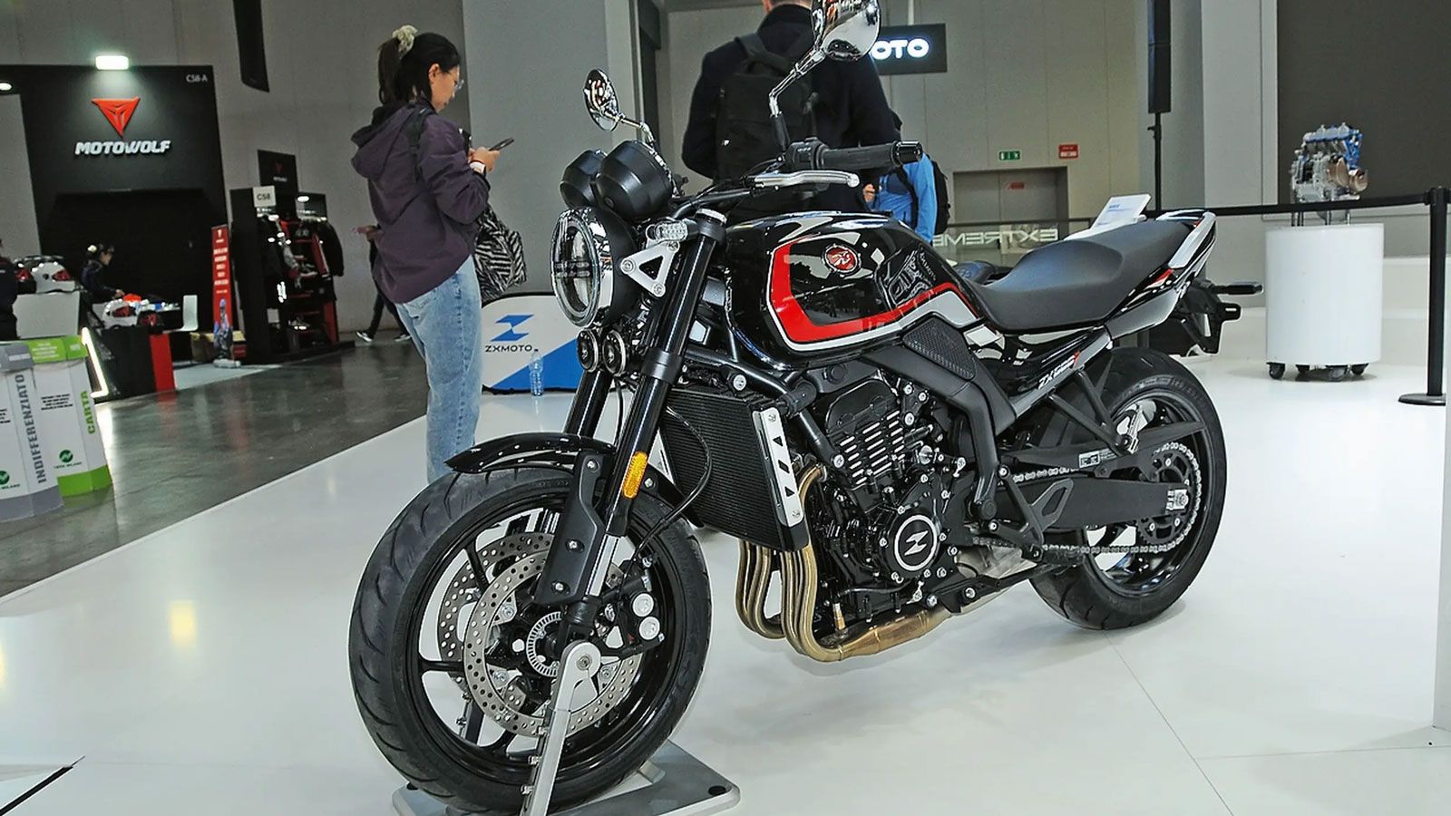 Η εταιρεία – δημιούργημα του Zhang Xue, πρώην CEO της Kove – έφερε δύο εκδόσεις βασισμένες στο ίδιο μοτέρ: την 500F και την 500RR. 