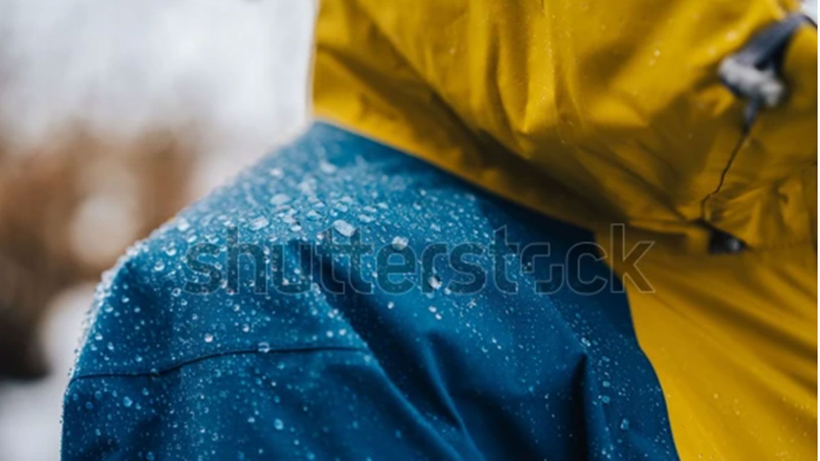 Για να φτιαχτεί ένα οποιοδήποτε ρούχο χρειάζεται να ενωθούν μεταξύ τους διάφορα κομμάτια υφάσματος πχ μανίκια, γιακάς, τσέπες, φερμουάρ, φόδρα κοκ. Δε