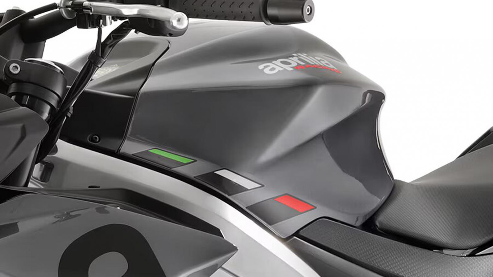 Aprilia Tuono 660: “Be a racer” με 95 ίππους και βάρος 183 κιλά 