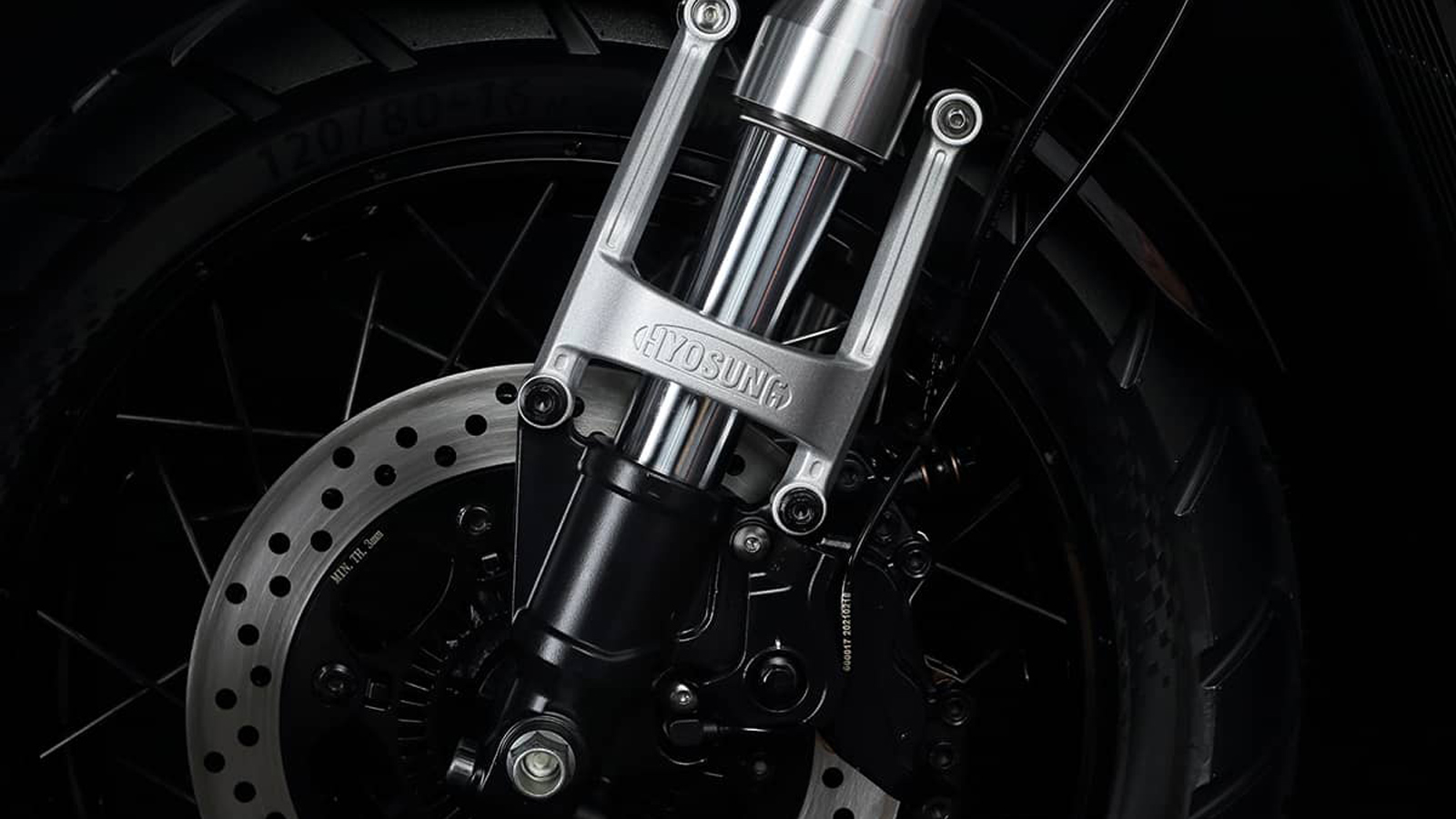 Hyosung GV 125 EVO Supreme: Το μοναδικό 125άρι Bobber με V2 κινητήρα