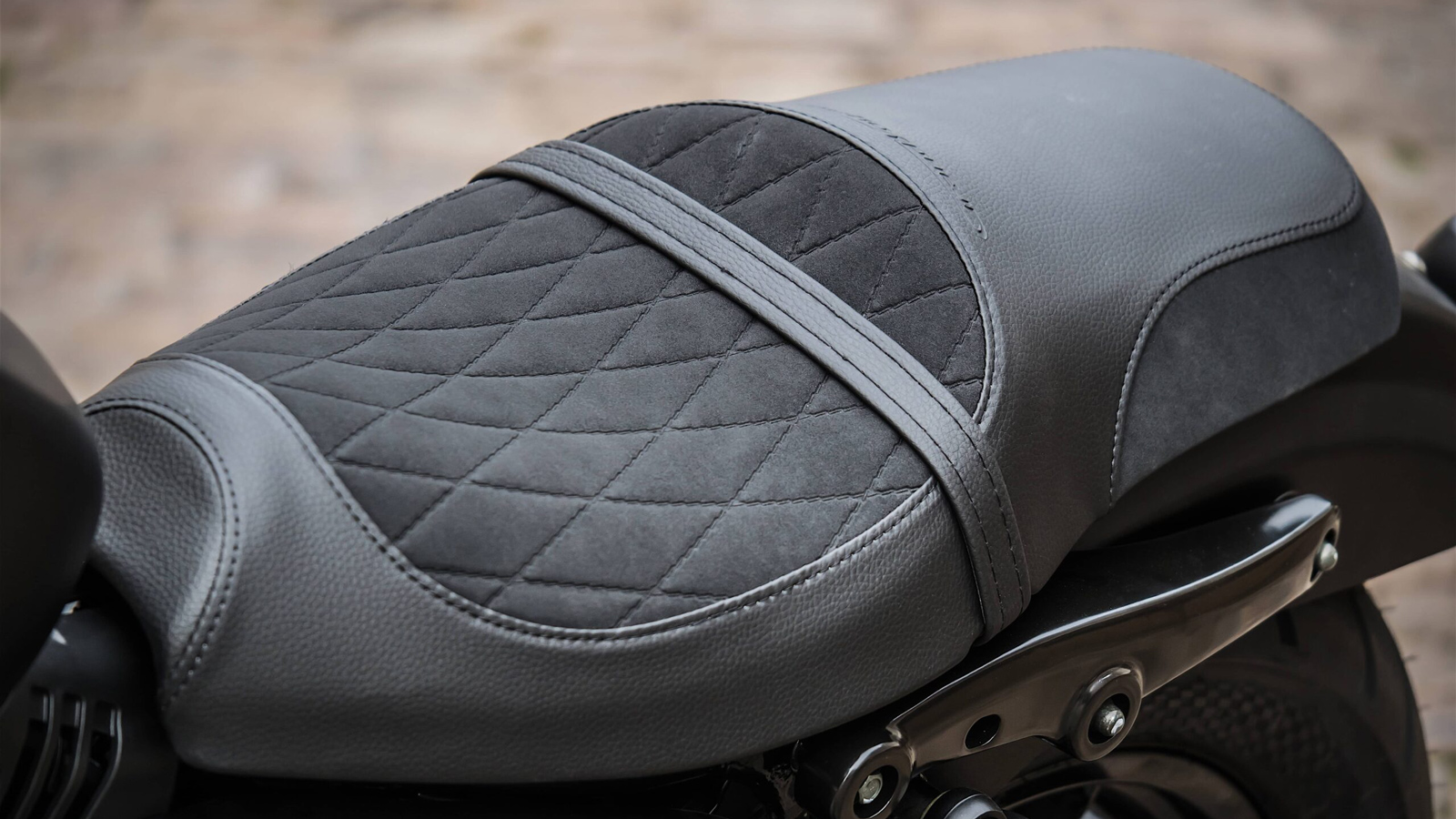 Hyosung GV 125 EVO Supreme: Το μοναδικό 125άρι Bobber με V2 κινητήρα