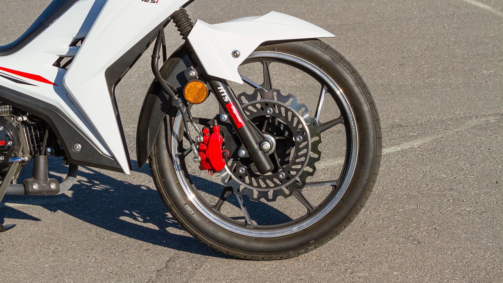 Daytona VELOS R 125: Εργαλείο στη “φαρέτρα” των διανομέων με top φρένα και CBS