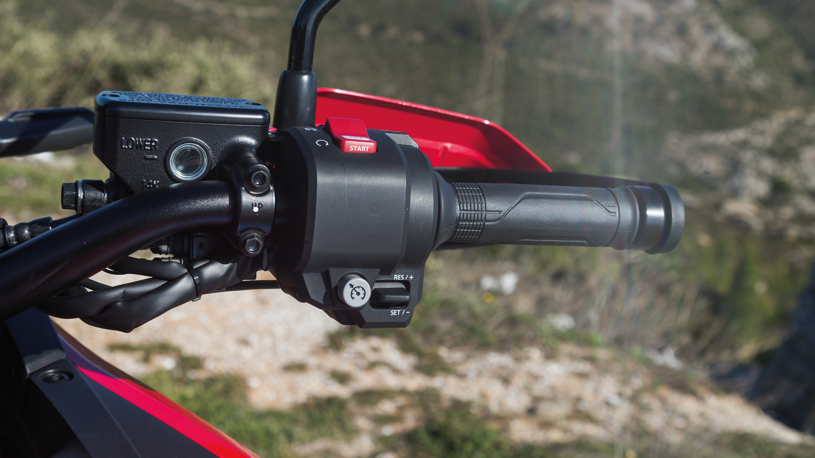 Το πακέτο εξοπλισμού Rally Pack περιλαμβάνει μεταξύ άλλων και θερμαινόμενα γκριπ.