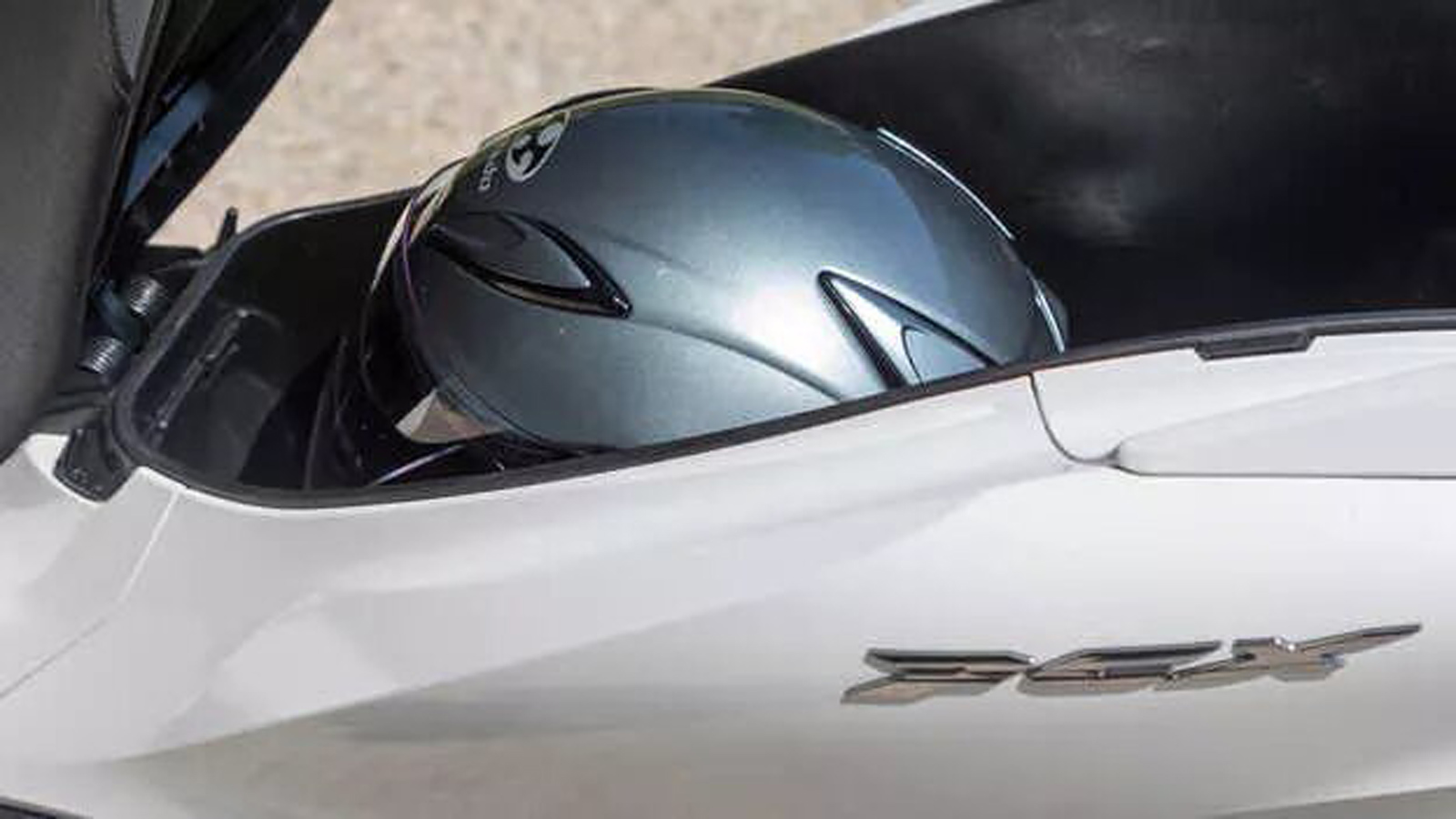 Honda PCX 125 DX: Με νέες αναρτήσεις, φρένα και εξοπλισμό, πάει για την πρωτιά και το 2025