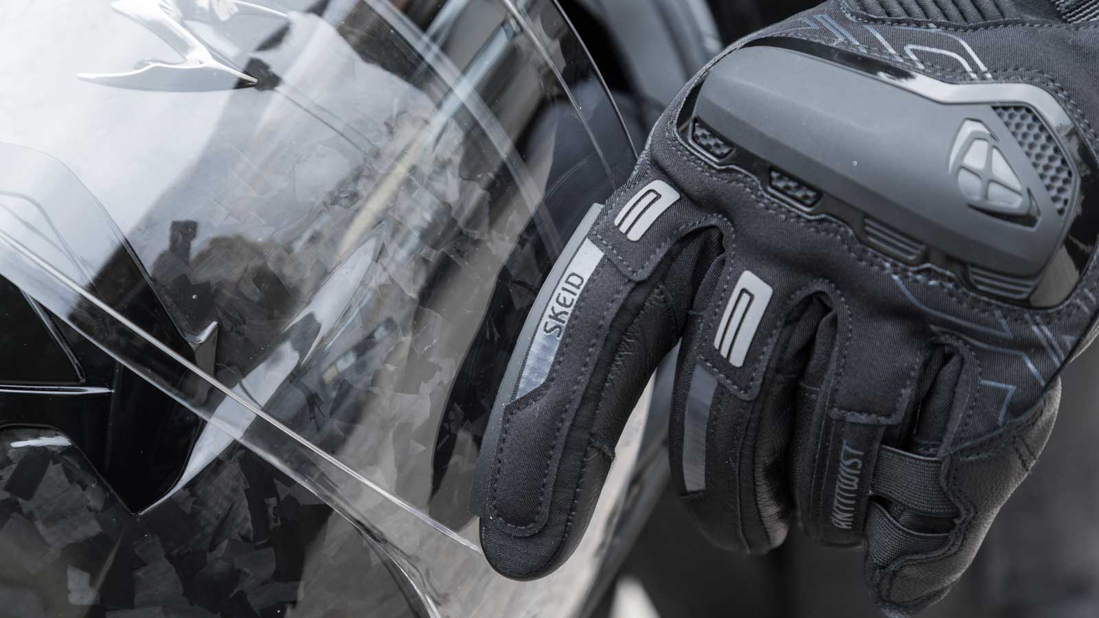 Mid season γάντια Ixon Skeid Black με προστασία και αδιαβροχοποίηση