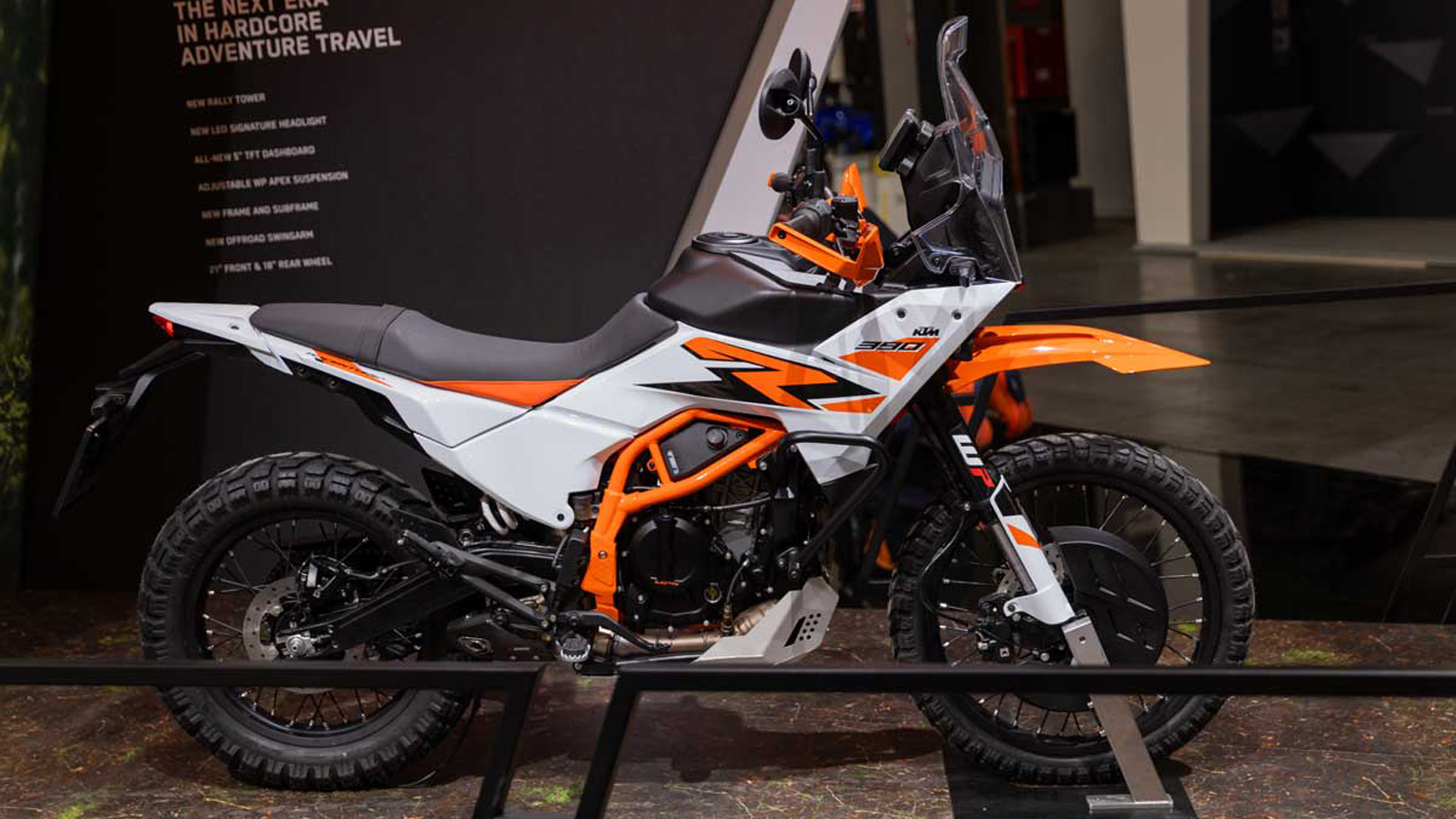 KTM 390 Adventure R 2025: Πλήρως ανανεωμένο με τροχό 21 ιντσών 