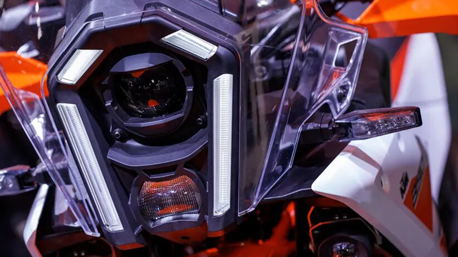 KTM 390 Adventure R 2025: Πλήρως ανανεωμένο με τροχό 21 ιντσών 