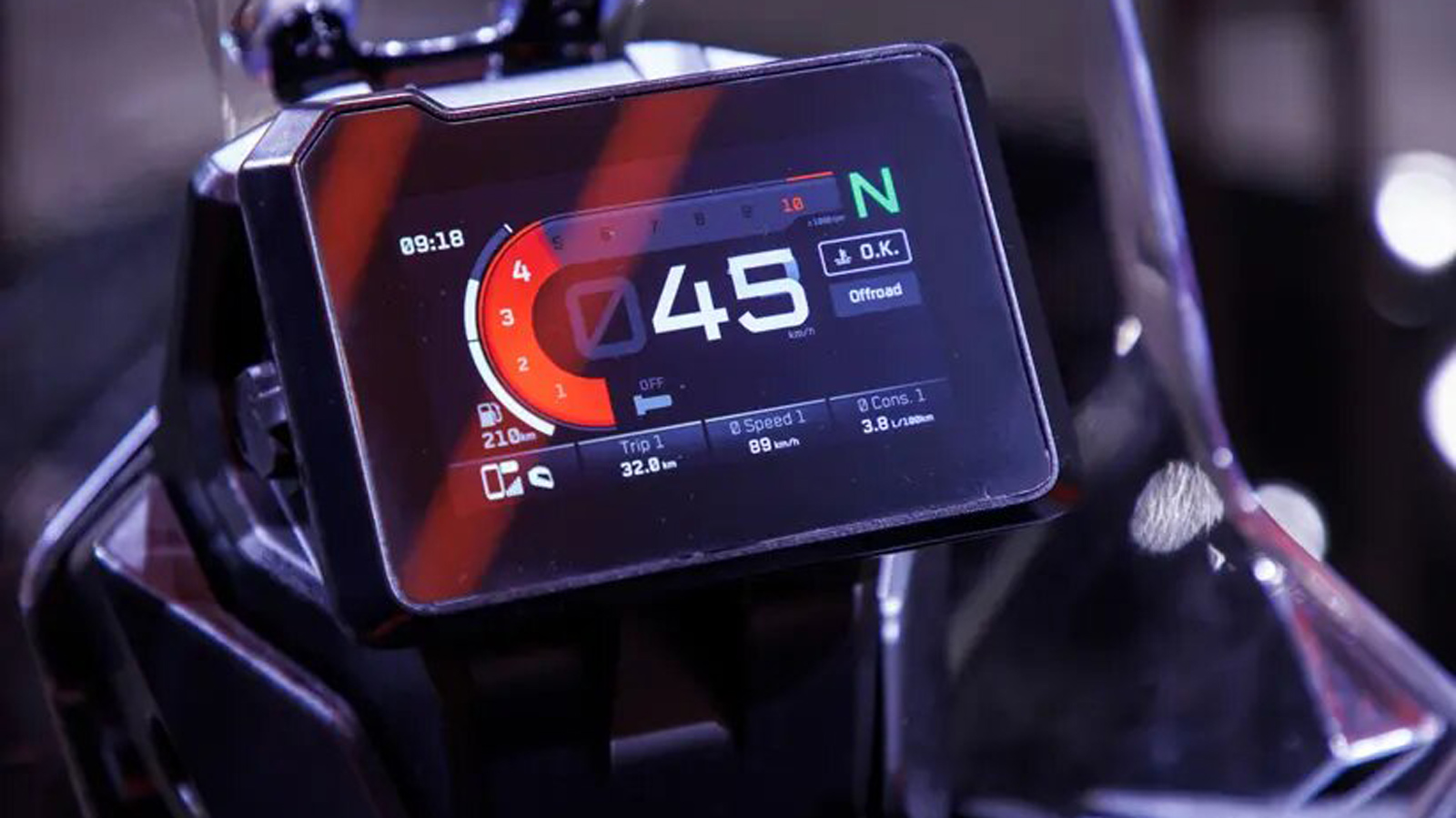 KTM 390 Adventure R 2025: Πλήρως ανανεωμένο με τροχό 21 ιντσών 