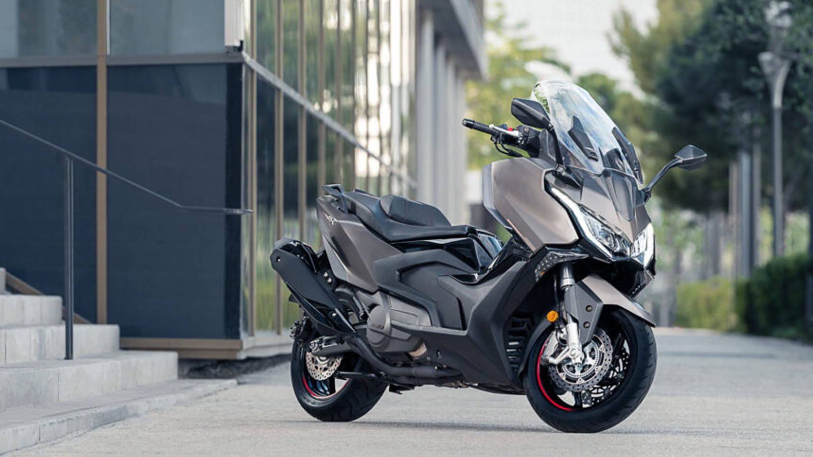 KYMCO AK 550 Premium: Το πρώτο Scooter με Cornering ABS