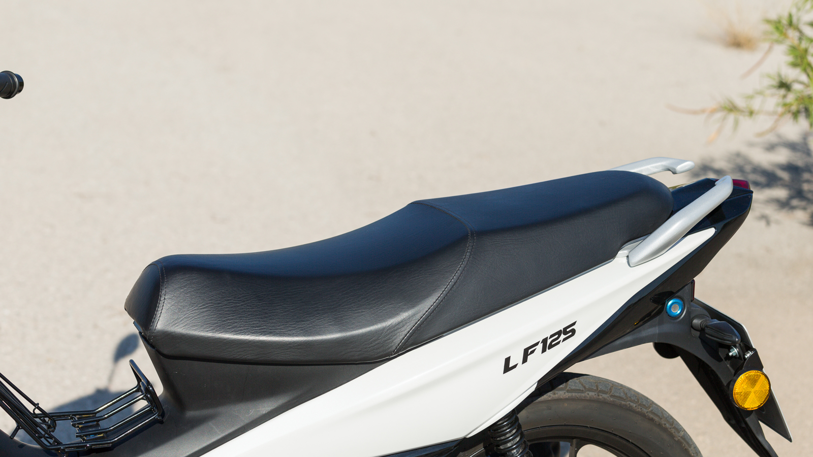 LIFAN LF125: “Ορθόδοξο” μοτέρ με πλήρες κουστούμι μόλις 1799 ευρώ