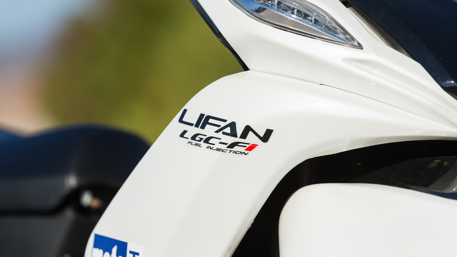 LIFAN LF125: “Ορθόδοξο” μοτέρ με πλήρες κουστούμι μόλις 1799 ευρώ