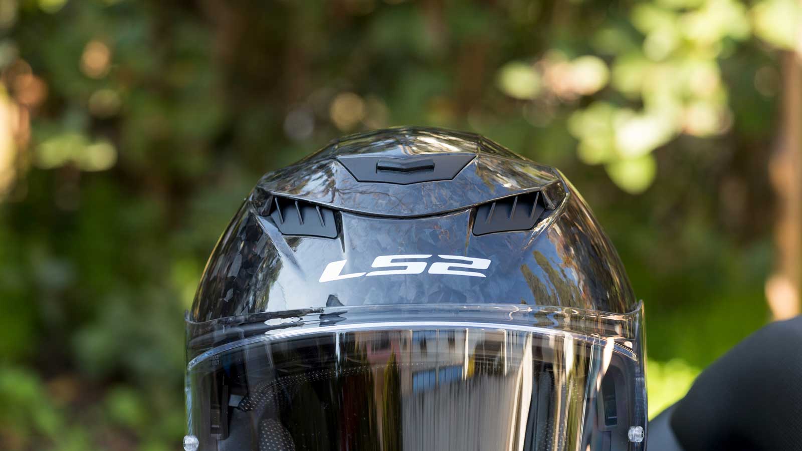 Ο μεγάλος αεραγωγός που έχει το LS2 Dragon στο μέτωπο, κατευθύνει μεγάλο όγκο αέρα στο εσωτερικό.