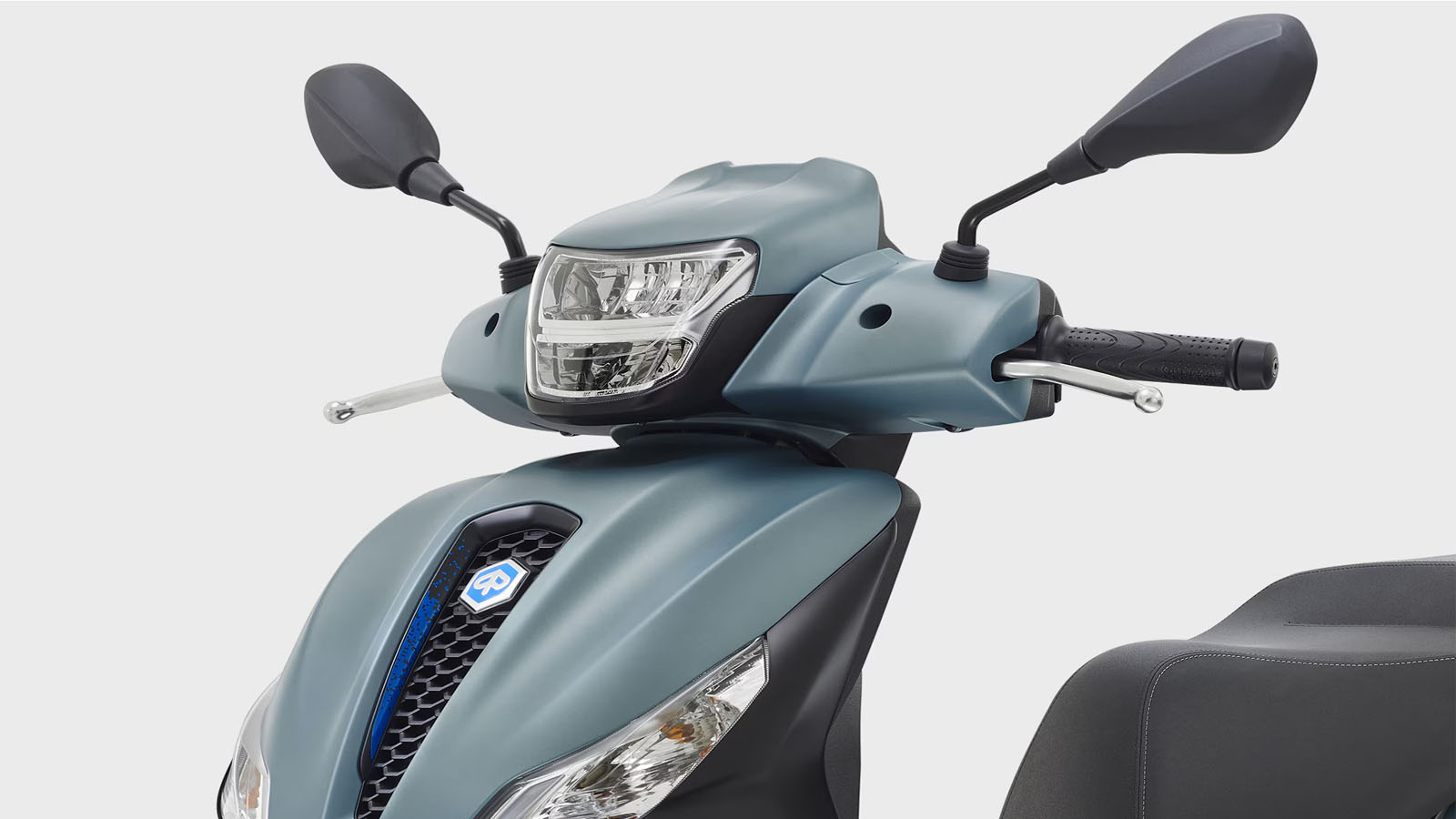 Η βασική έκδοση Medley δίνει έμφαση στη διακριτική πολυτέλεια, με χρωματισμούς όπως Grigio Astrale και Nero Abisso. Έχει αλουμινένιο φινίρισμα σε ζάντ