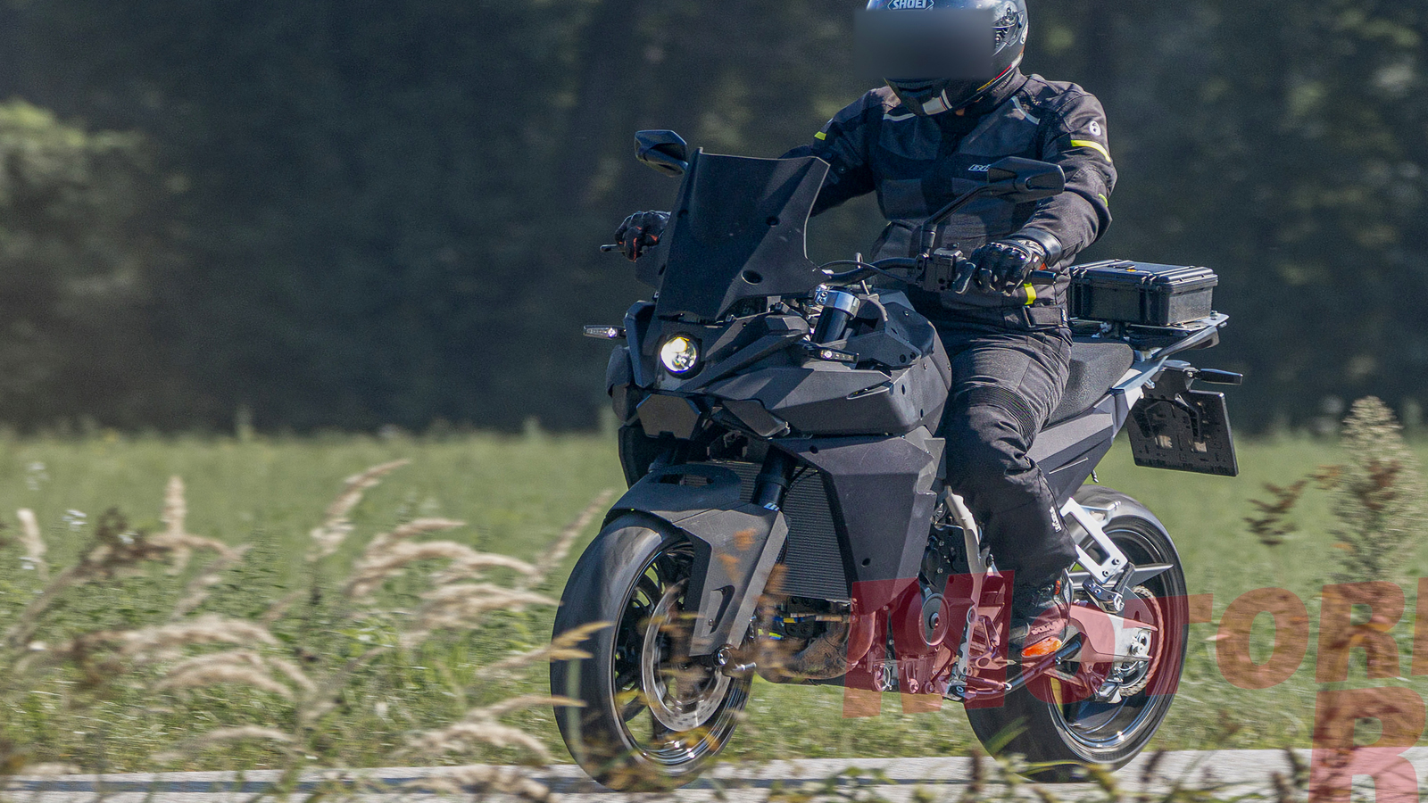 ΚΤΜ 990 SΜΤ: Έρχεται το Touring Supermoto με LC8c κινητήρα 