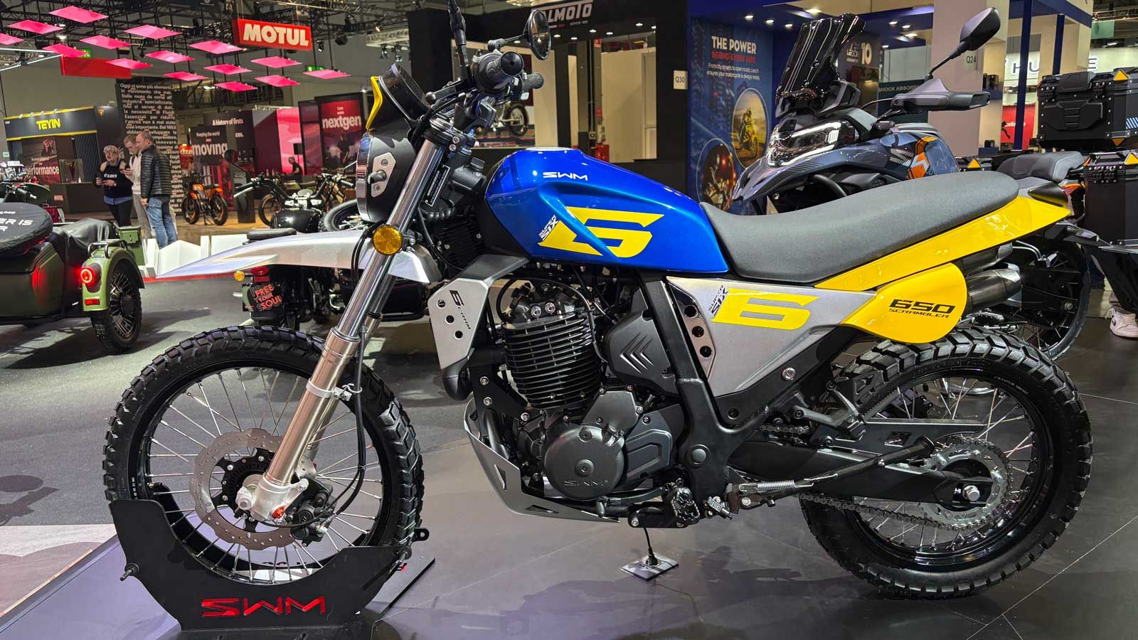 Η διαφορά είναι ότι για το 2025, το  Super SIX6, «φοράει» έναν αερόψυκτο  κινητήρα που είναι πλήρως συμμορφωμένος με τις Euro 5+ προδιαγραφές