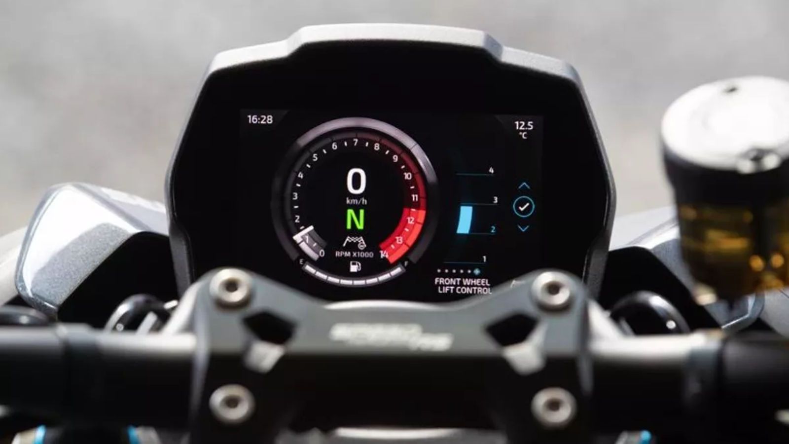 Triumph Speed Triple 1200RS 2025: Για να ελέγχεις τη σούζα απροβλημάτιστα
