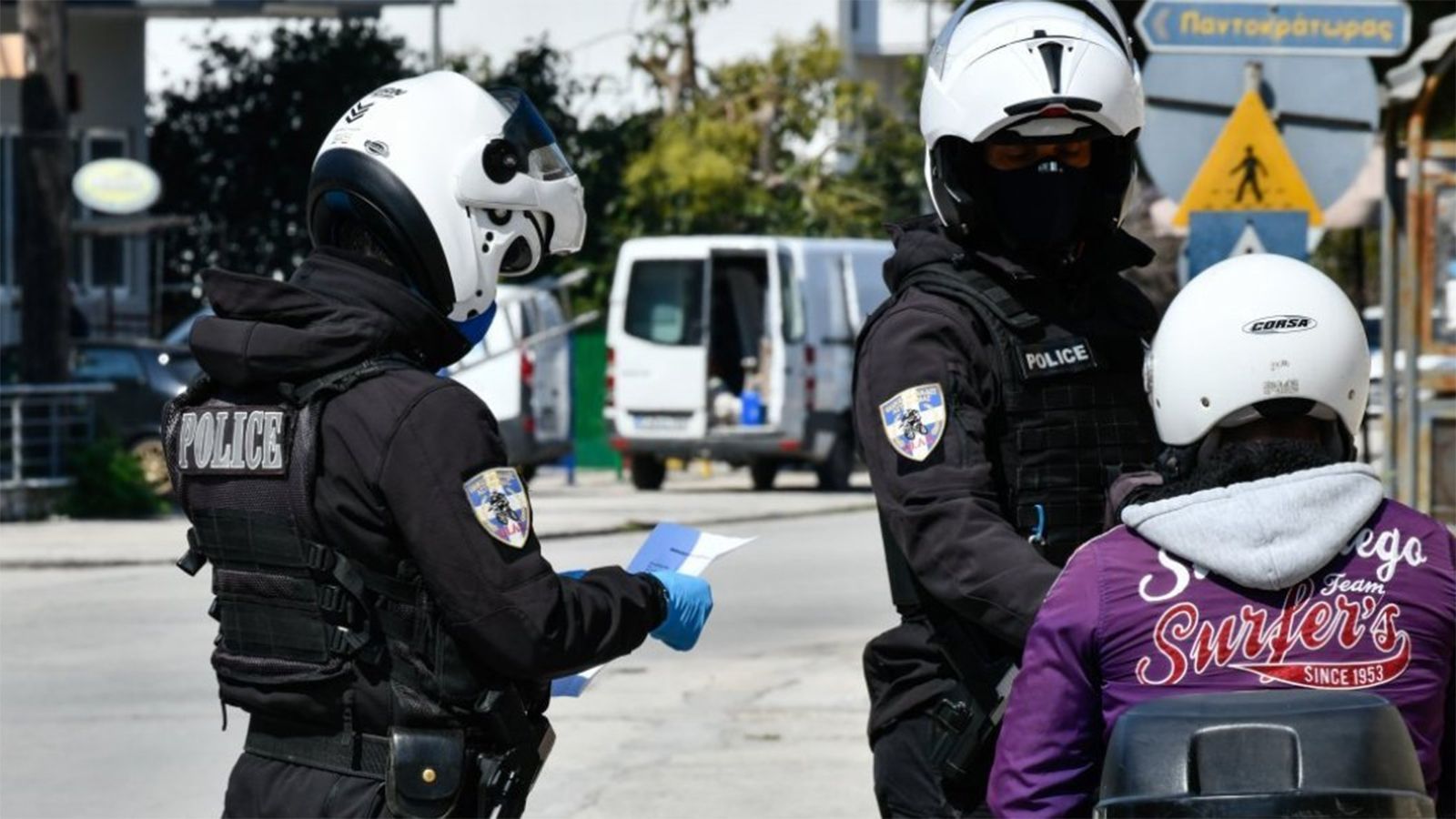 Για δέκατη συνεχόμενη εβδομάδα, η Ελληνική Αστυνομία πραγματοποίησε εκτεταμένους ελέγχους στο πλαίσιο της καμπάνιας «Μηδενική ανοχή στη μη χρήση κράνο