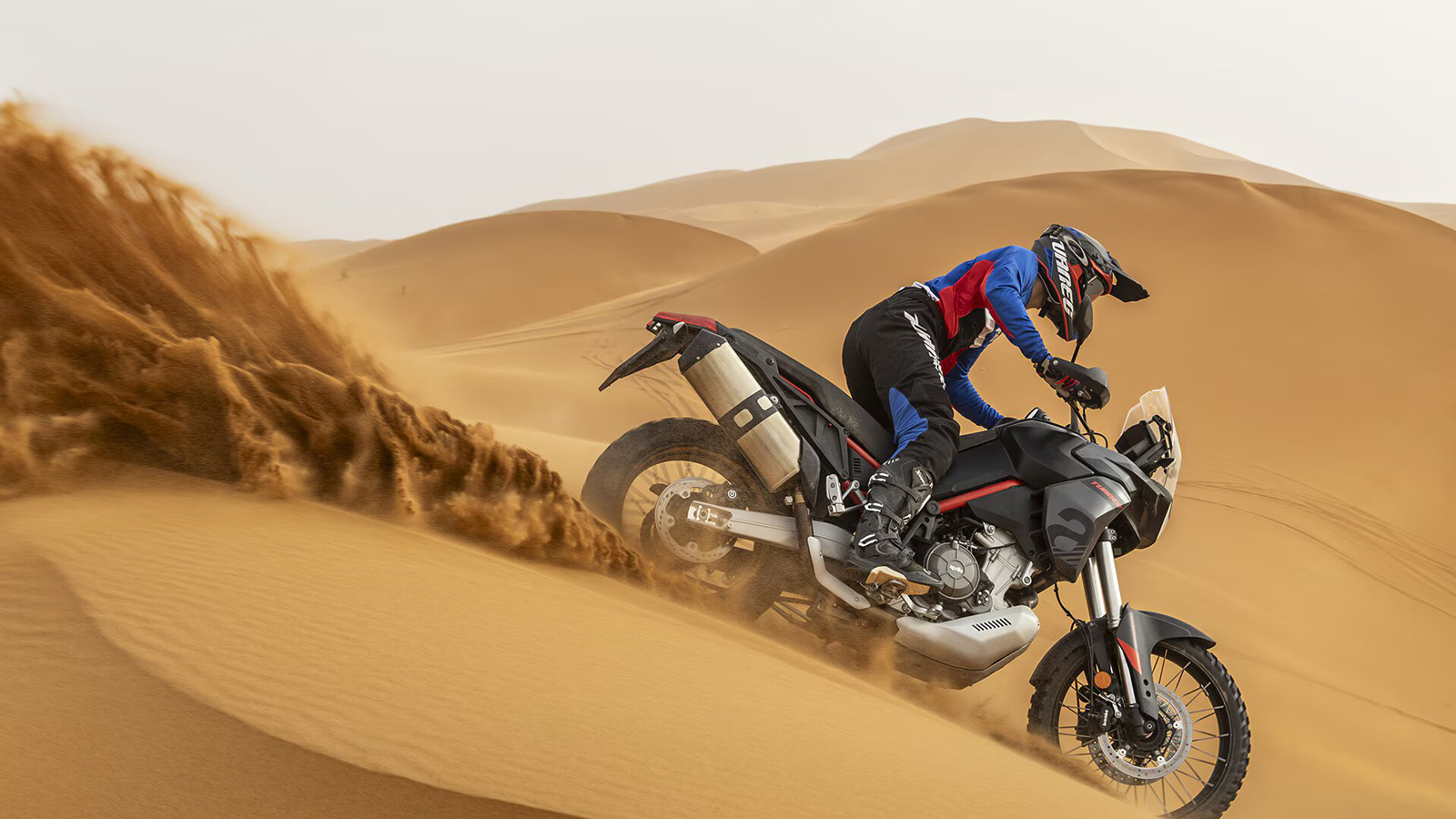 Οι πλαϊνές βαλίτσες αποτελούν απαραίτητο εξοπλισμό για κάθε αναβάτη που θέλει να εξερευνήσει χωρίς περιορισμούς. Με την τρέχουσα προσφορά, η Tuareg 66