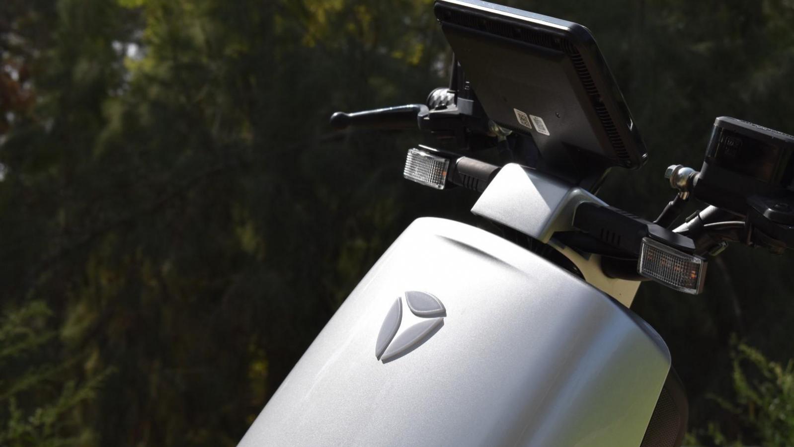 Yadea G5S: Με cruise control και δύο αποσπώμενες μπαταρίες