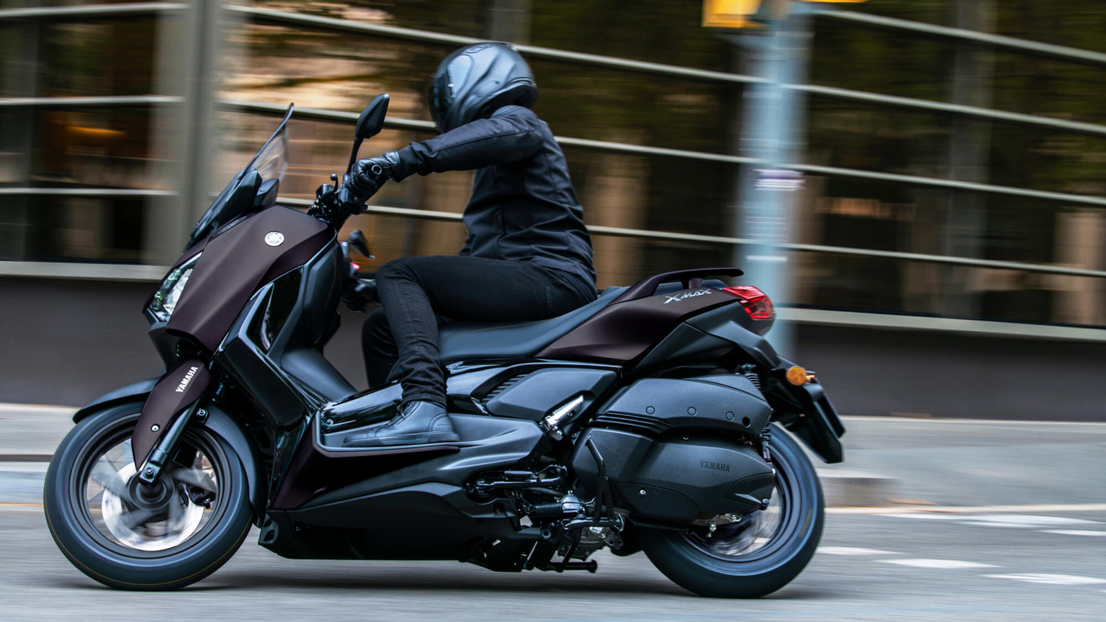 YAMAHA XMAX 300: 20 χρόνια κυκλοφορίας με νέα χαμηλότερη τιμή στην έκδοση Tech