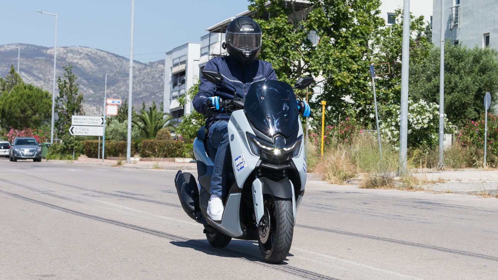 Το πλαίσιο στο οποίο στηρίζεται είναι τύπου Backbone, ατσάλινο σωληνωτό με μια μικρή αλλαγή σε σχέση με αυτό του προκατόχου του, στη γωνία κάστερ που 