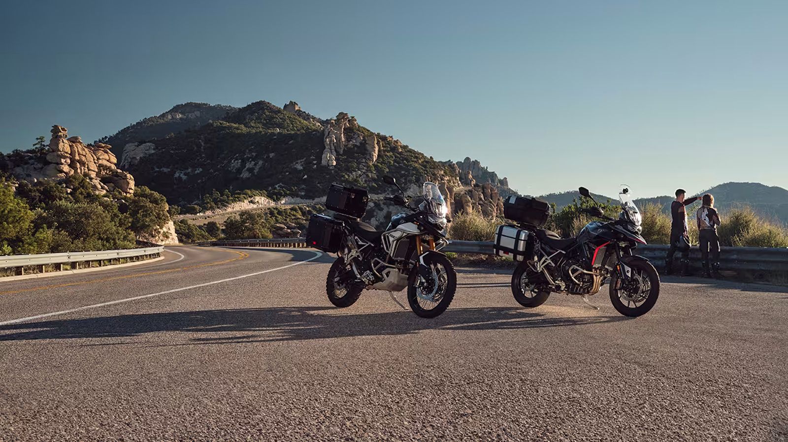Η οικογένεια Tiger 900 και Tiger 1200 καλύπτει όλο το φάσμα των «όρθιων»  μοτοσυκλετών, από την ασφάλτινη sport touring χρήση μέχρι τα μεγάλα ταξίδια 