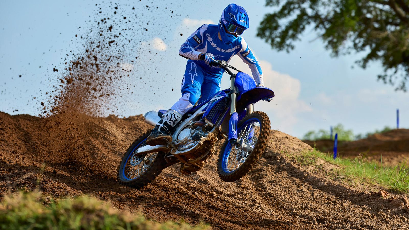 Από τις τετράχρονες YZ450F και YZ250F μέχρι τις δίχρονες YZ250 και YZ125, η ιαπωνική εταιρεία συνδυάζει τεχνολογία αγώνων, προηγμένα πλαίσια και εξελι