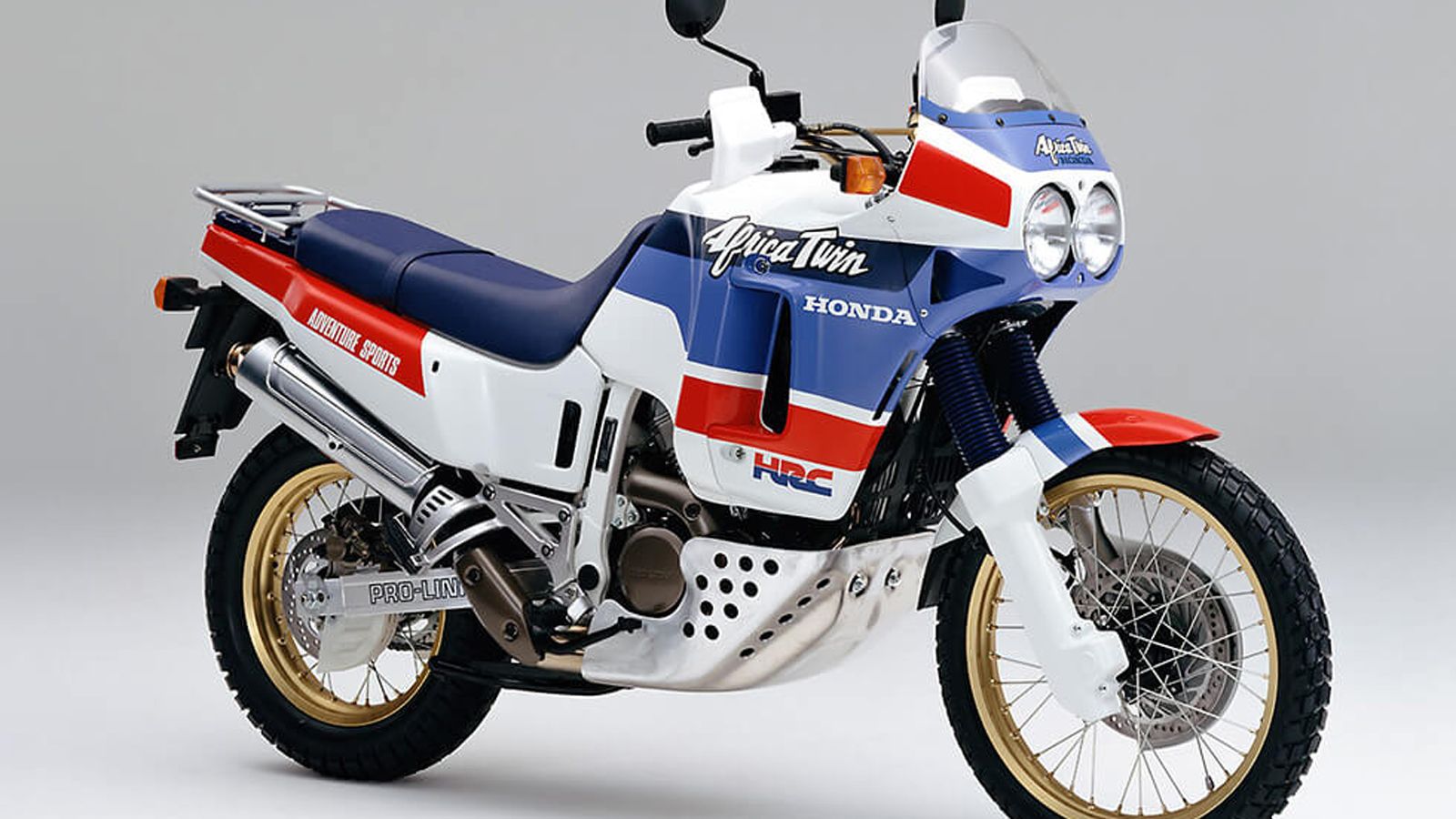 Τη δεκαετία του 80 η Honda κυριαρχούσε στον θρυλικό αγώνα της ερήμου και κατάφερε να δημιουργήσει μια εικόνα που εντυπώθηκε στο μυαλό των μοτοσυκλετισ