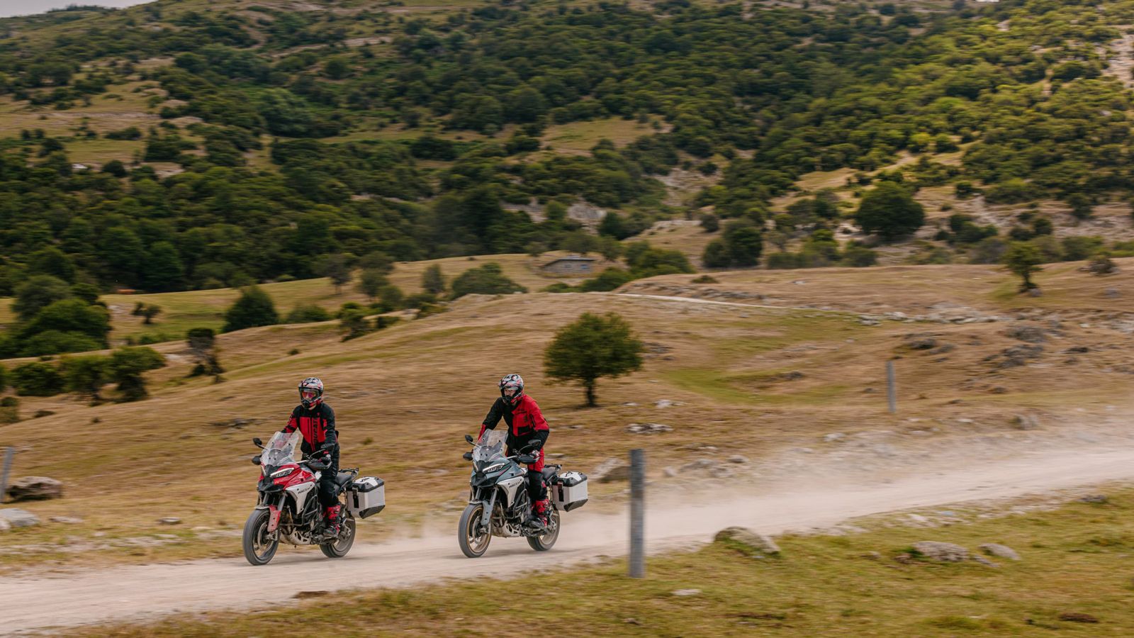 Στην καρδιά της βρίσκεται ο V4 Granturismo κινητήρας των 1.158 κ.εκ, απόδοσης 170 ίππων στις 10.750 σ.α.λ. και 125 Nm (12,7 kgm) στις 8.750 σ.α.λ. 