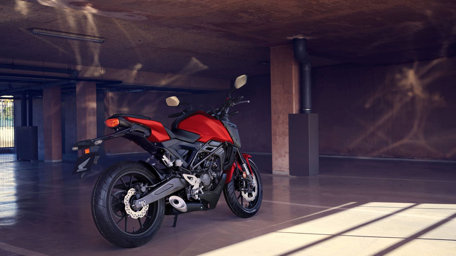 Honda CBR125R: Ρετρό στυλ και στις αστικές διαδρομές