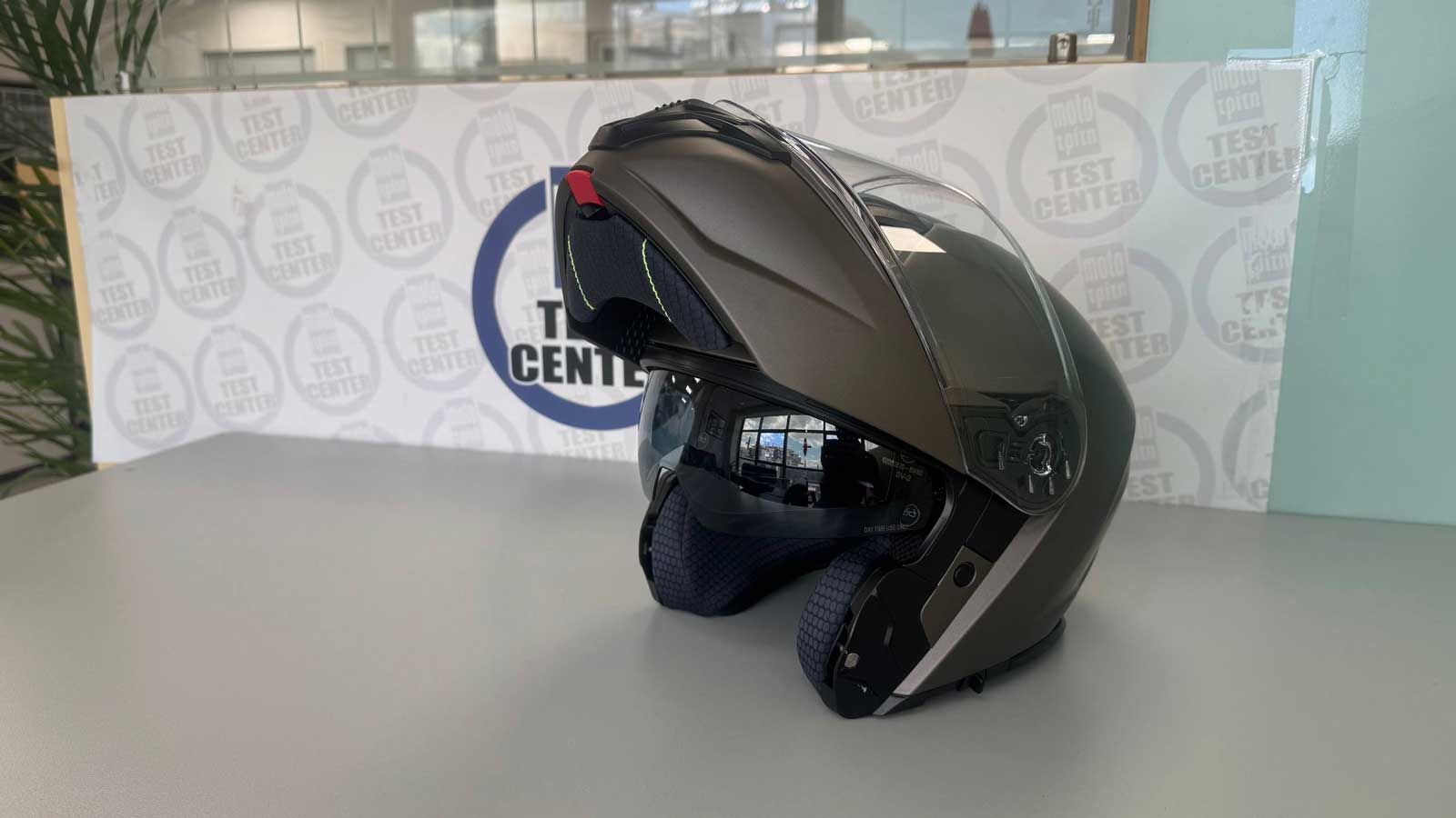 Δοκιμή: Ανοιγόμενο κράνος Zen ZN-918 
