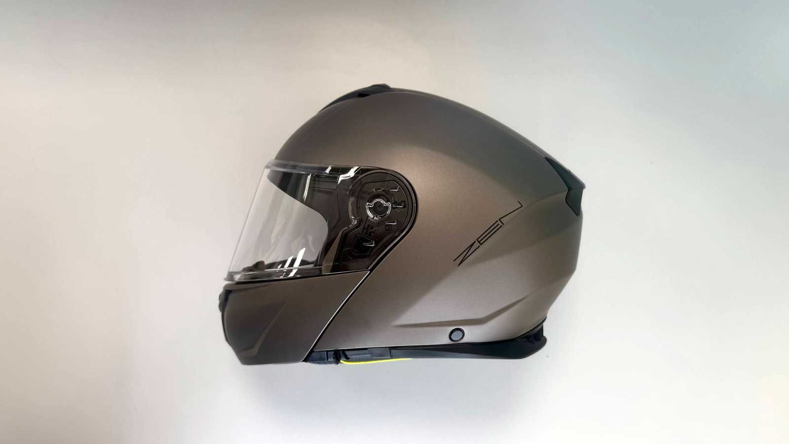 Δοκιμή: Ανοιγόμενο κράνος Zen ZN-918 